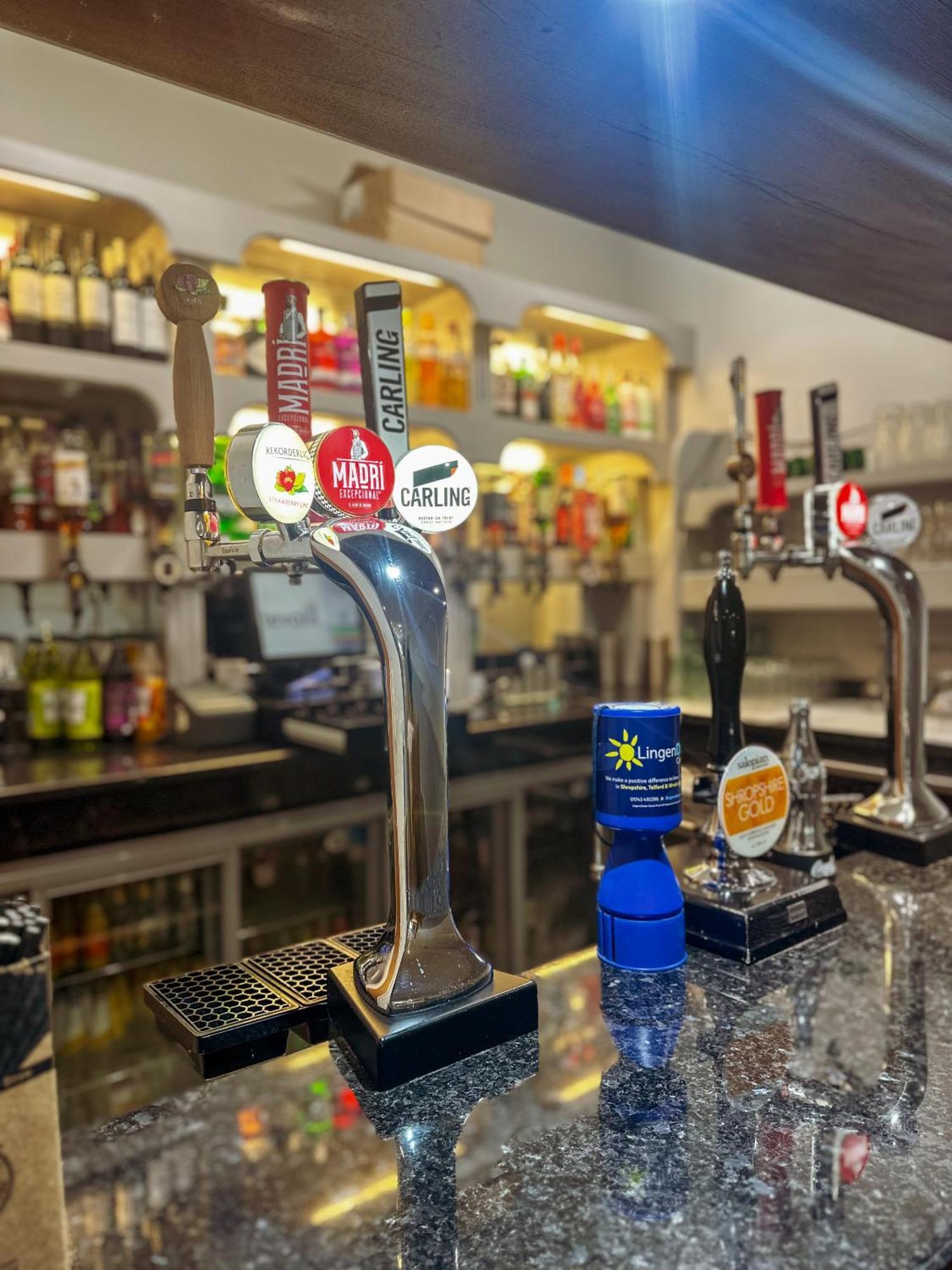 The Corbet Arms Hotel Uffington  Eksteriør billede